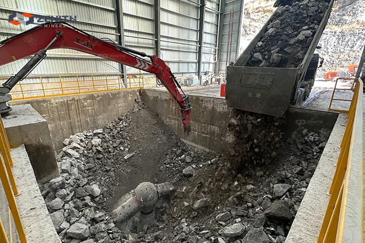 granite-gyratory-crusher-feeding