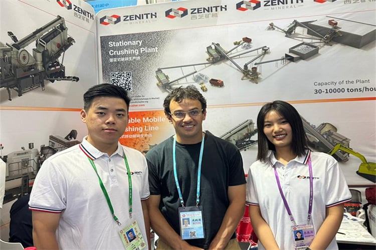 ZENITH Booth Stands Out at the 136th Canton Fair